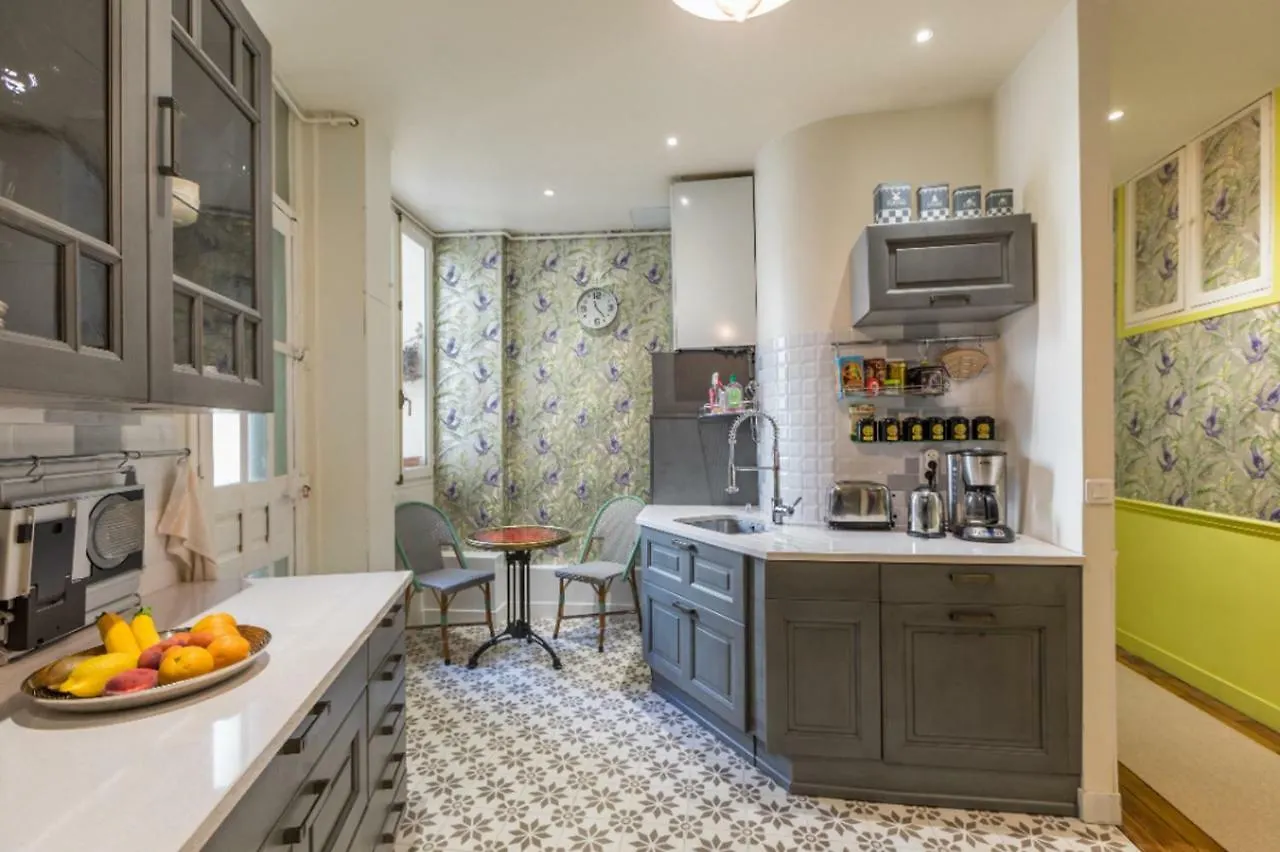 La Parisienne - Bed & Breakfast *